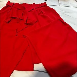 Super wide leg flow pants, ties at the waist super cute ❤️